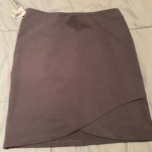 Aritzia skirt NWT